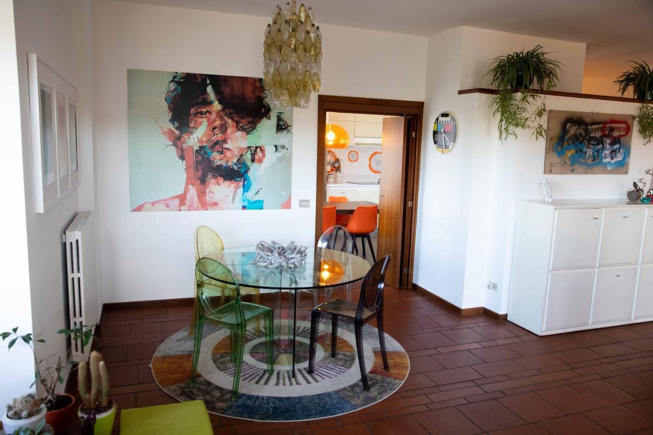 Sound Of Colors - Art Design Apartment Desenzano del Garda Eksteriør bilde